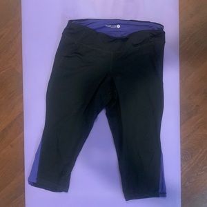 Old Navy black and purple capri leggings